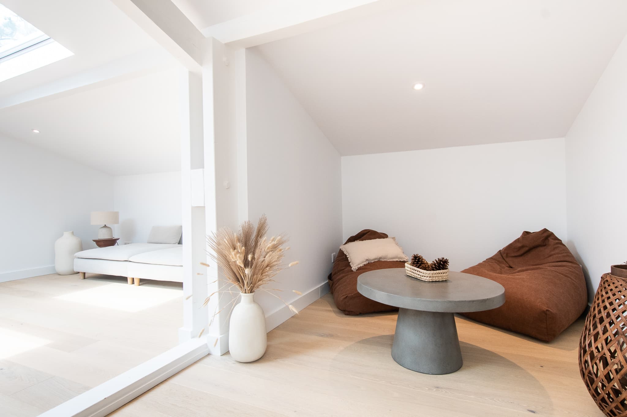 Mezzanine & salle TV — vue 1, La Gemmerie