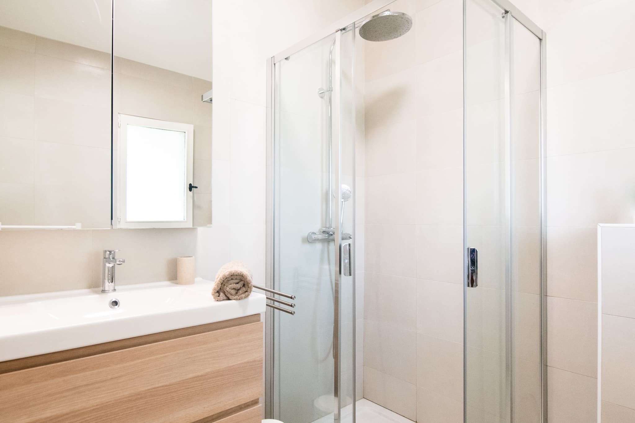Salle de bain — vue 2, La Gemmerie