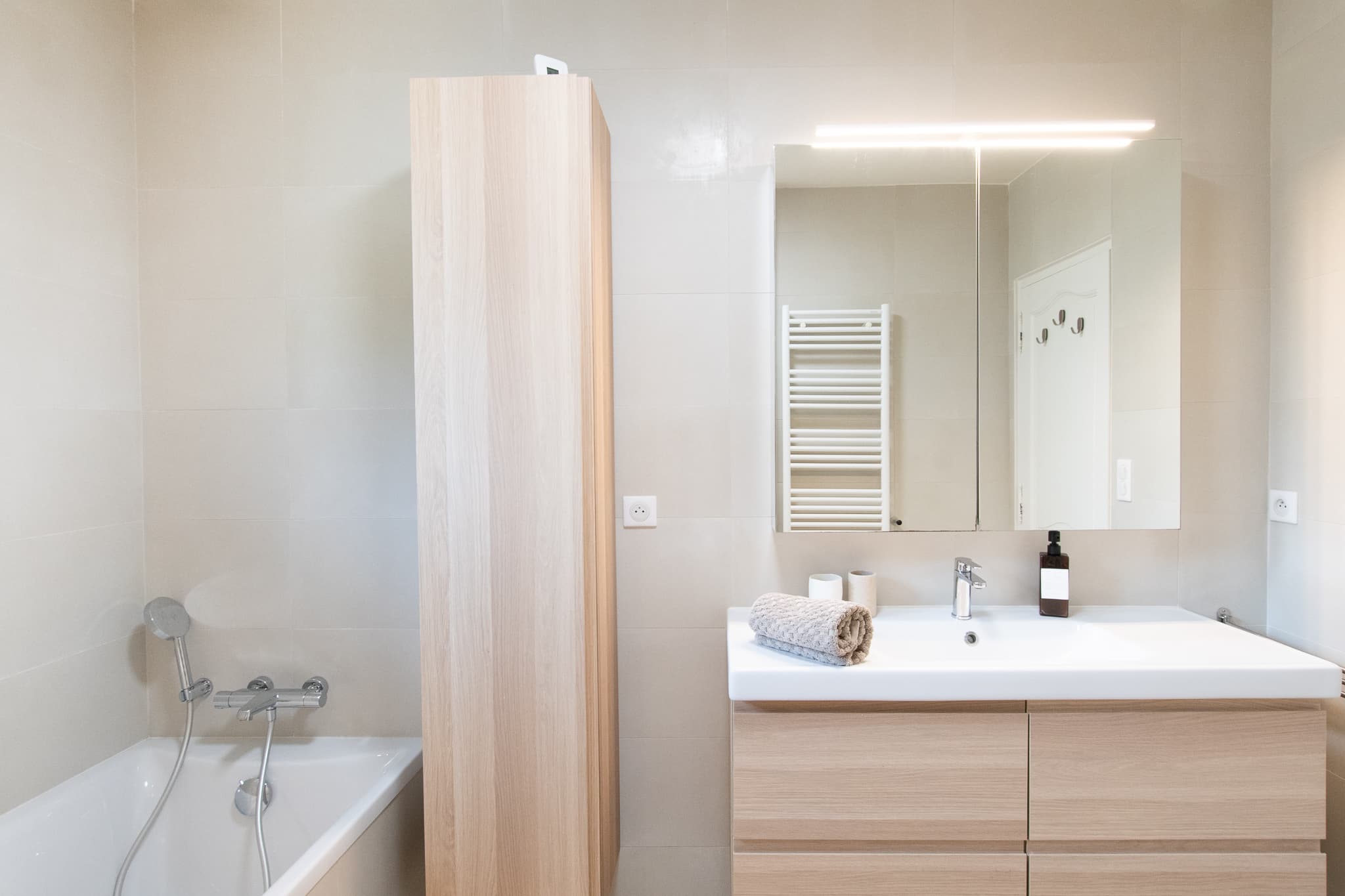 Salle de bain commune — vue 3, La Gemmerie